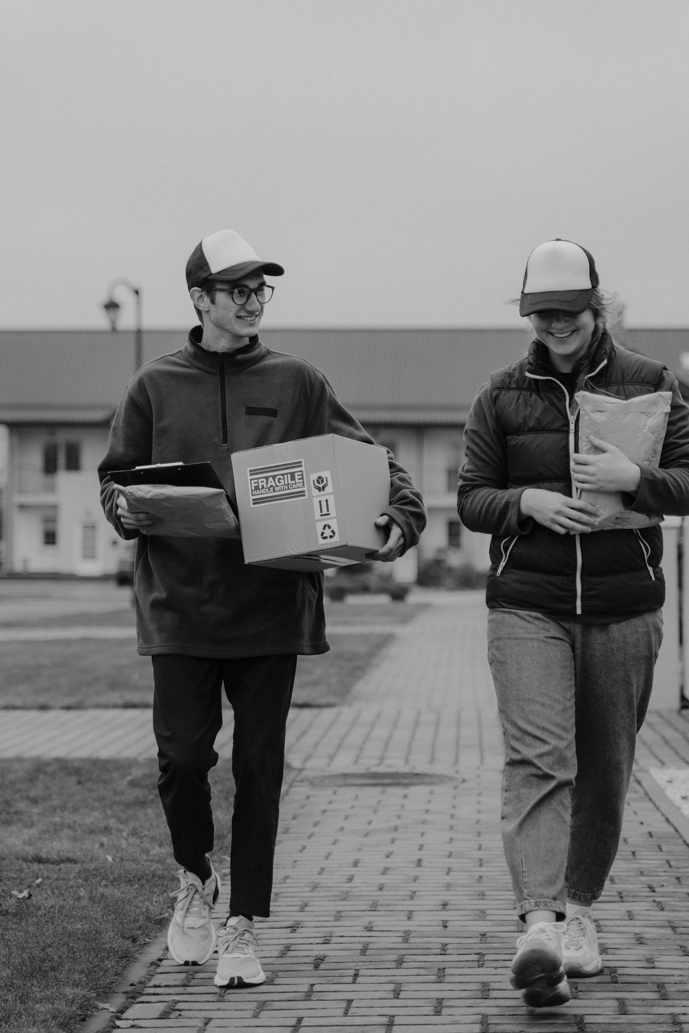 E&E Moving movers at work in Jacksonville